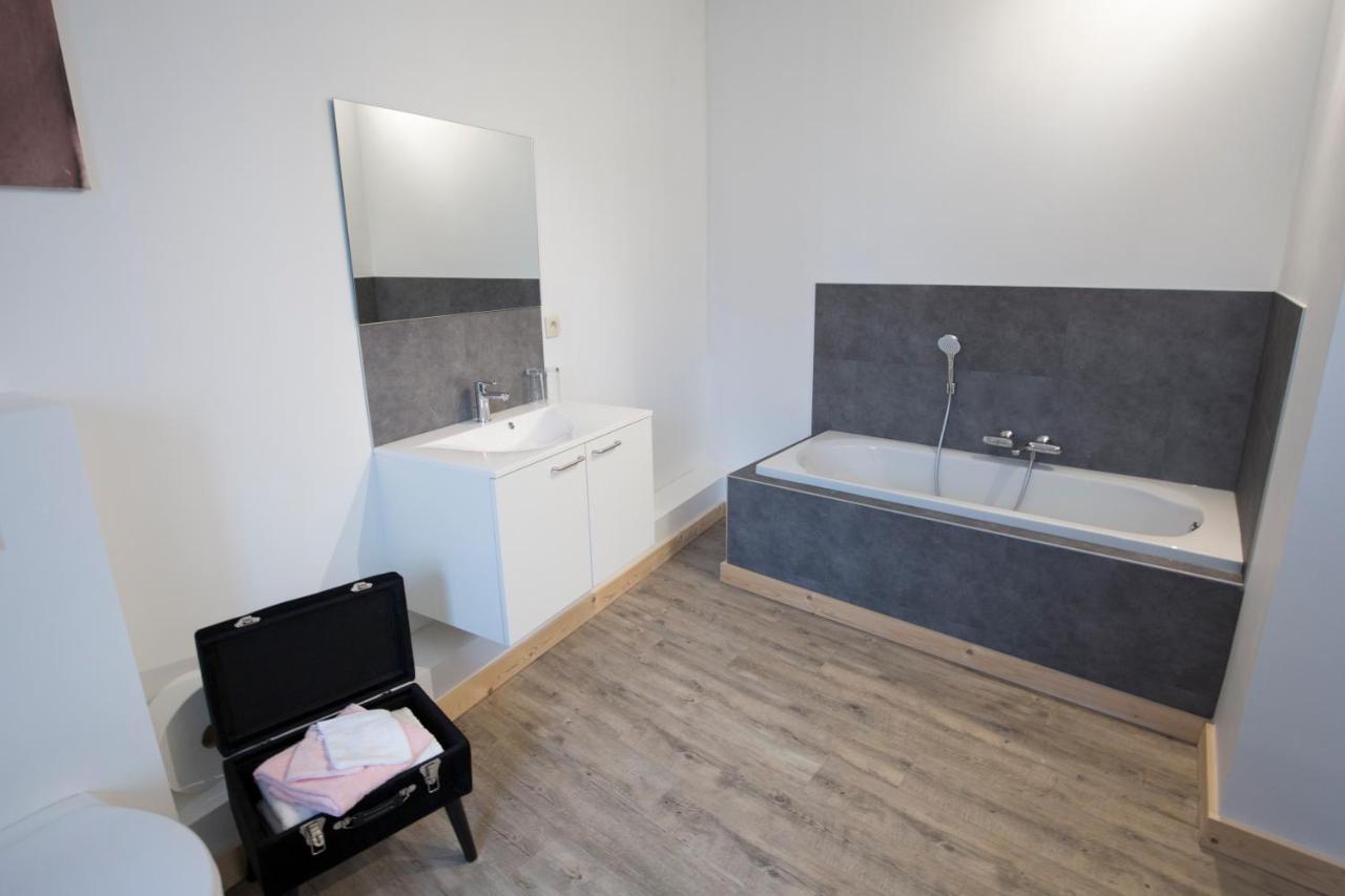 Les chambres du Franc'off Spa Extérieur photo