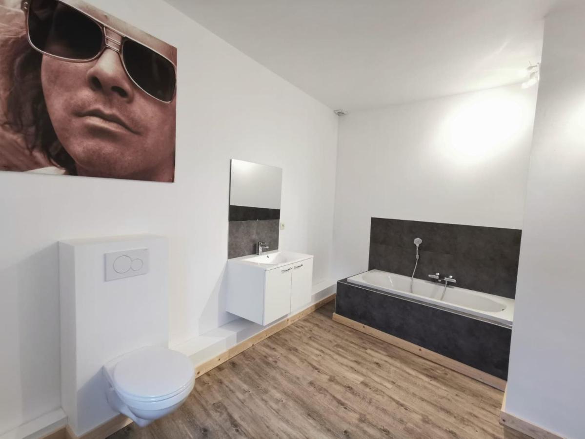 Les chambres du Franc'off Spa Extérieur photo