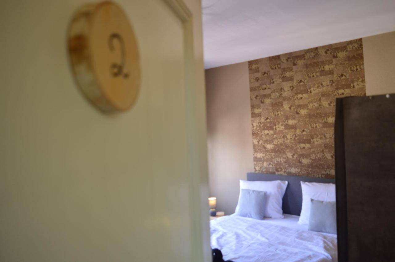 Les chambres du Franc'off Spa Extérieur photo