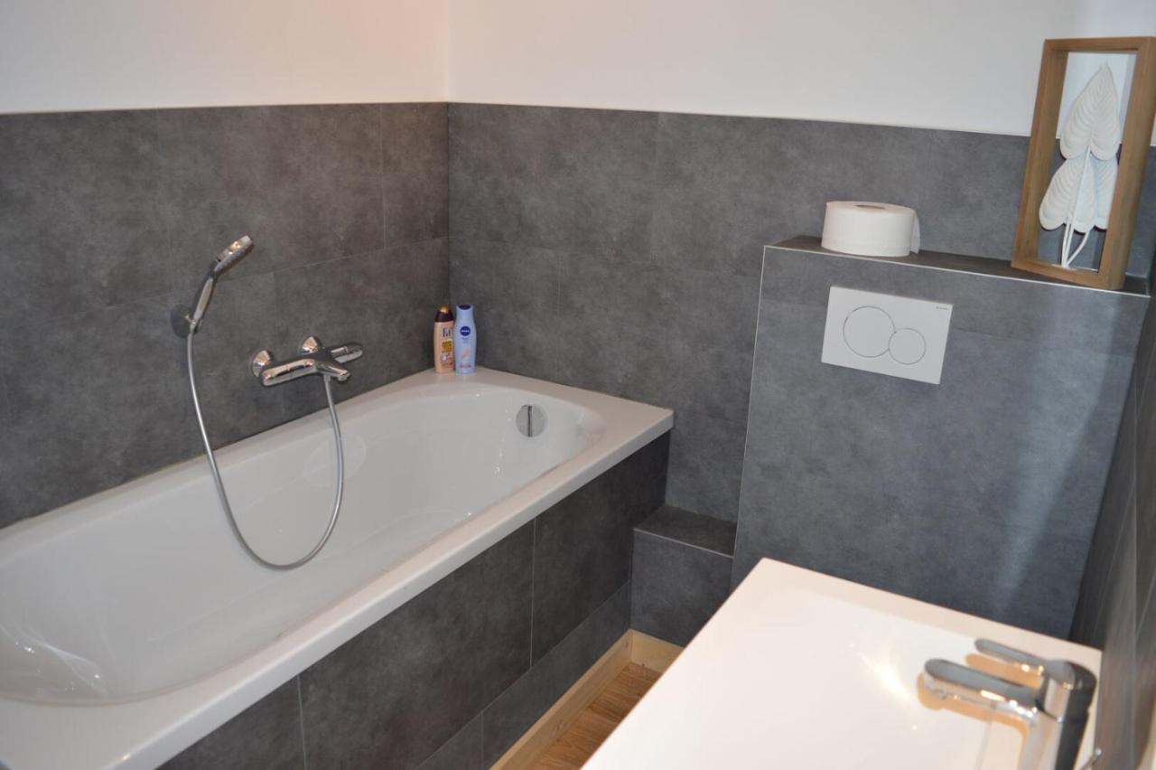 Les chambres du Franc'off Spa Extérieur photo